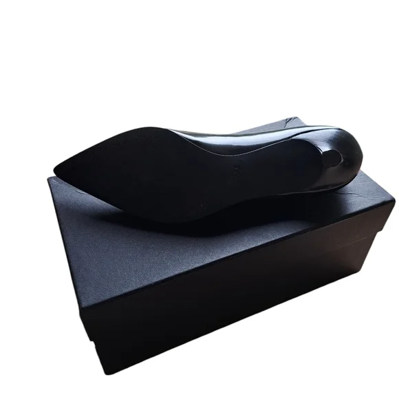 COACH UNI PUMP KITTEN HEELS. - Picture 5 of 8